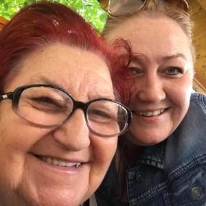 Meet your Posher, Azra